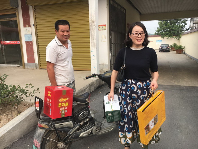 中秋佳节到   扶贫工作忙