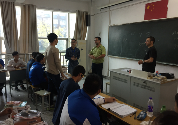 德国专家来淮海技师学院为中德合作班学生授课