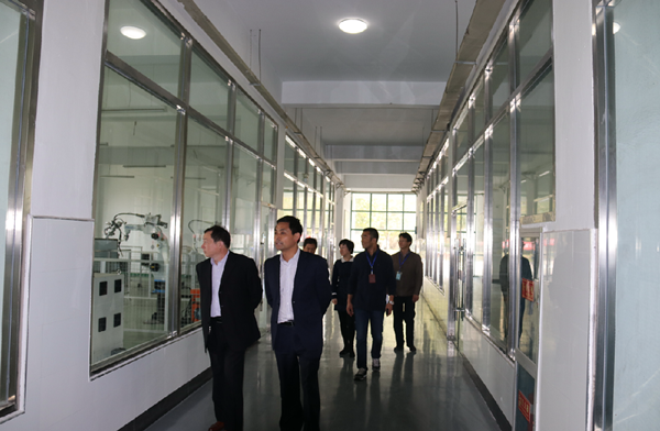 市教育局“三个规范”视导组莅临淮海技师学院检查指导工作