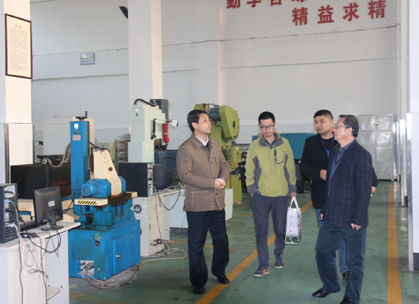 常州纺织服装职业技术学院到淮海技师学院考察交流