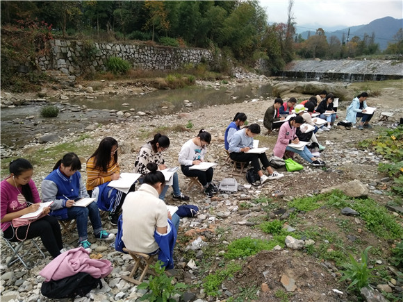 艺术实践，激发灵感——宿迁经贸高职师生皖南写生收获丰