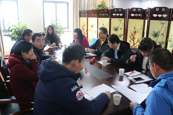 德国埃尔福特教育培训中心国际项目主管Uwe Heiber博士一行来到淮海技师学院指导实训基地建设