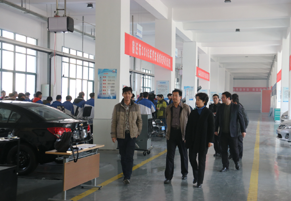 徐州工程机械技师学院到淮海技师学院参观交流