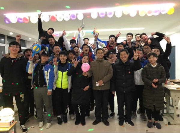 淮海技师学院各班级举行庆元旦迎新年联欢活动