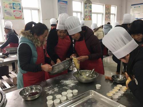 省财贸轻纺工会“烘焙师”培训班在泗阳中专举行