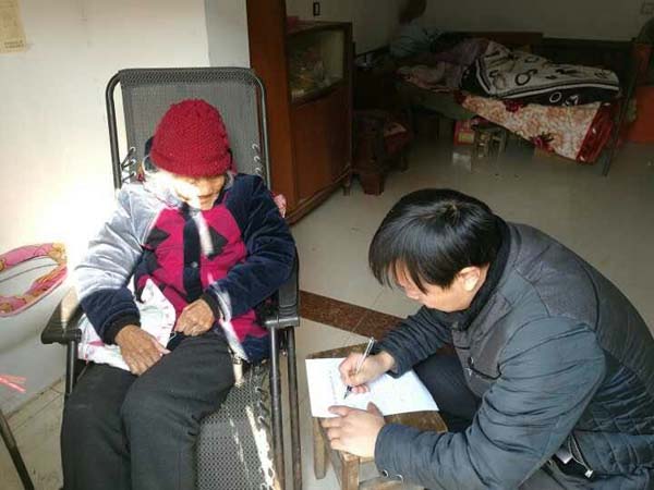 深入调查村民情意，入户开展真情帮办——淮海技师学院组织参与全市“三进三帮”活动第六个统一活动日