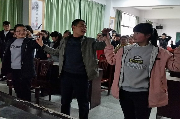 宿城中专综高三年级开展学生心理辅导活动