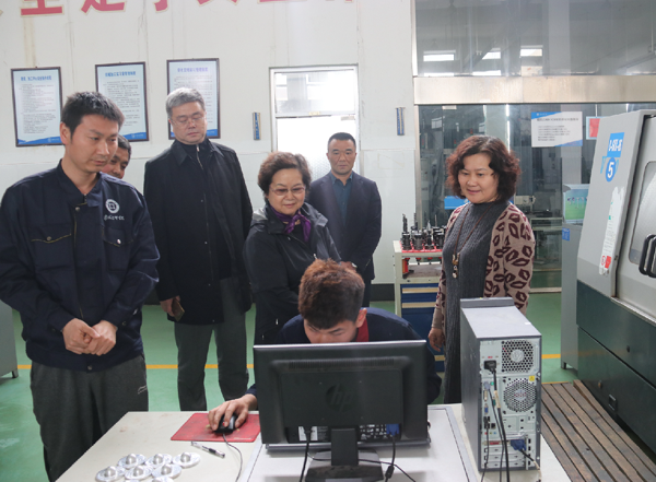 百得集团到淮海技师学院洽谈合作事宜