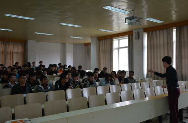淮海技师学院与宿迁学院合作举办大学生创业培训班