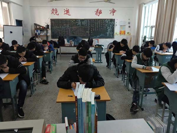 淮海技师学院组织中德国际班学生进行歌德证书A1模拟测试