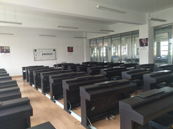淮海技师学院组织开展实训教学区“6S”管理期中专项检查