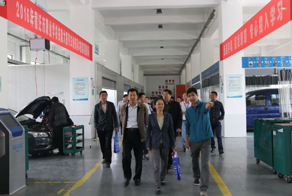 全市职教观摩团到淮海技师学院观摩