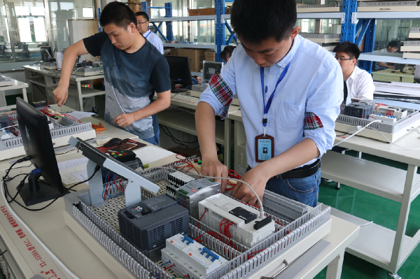 淮海技师学院2017年操作技能大赛圆满结束