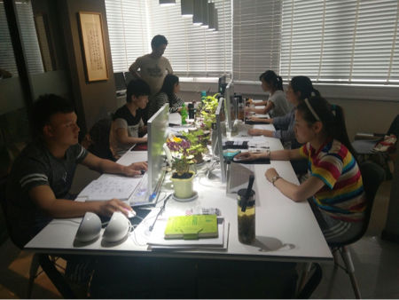 宿迁经贸高职信息传媒系广告专业教师走访实习单位看望实习生