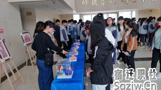 市内各中学初三学生纷纷到宿迁技师学院参观