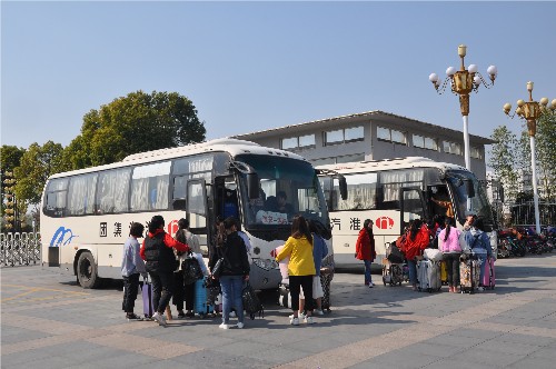 泗阳中专组织70名学生到艾美琳顶岗实习