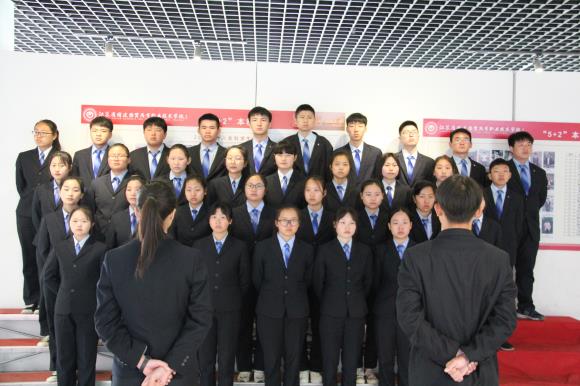 南京技师学院领导到宿迁经贸高职考察交流