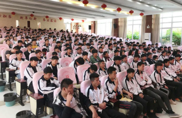 泗洪中专开展法制教育报告会