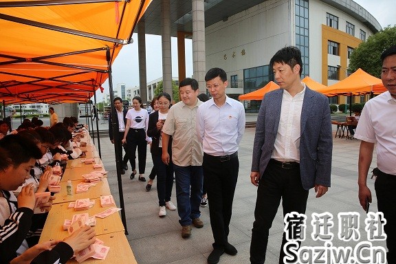 团省委李琨部长一行到宿迁技师学院调研职业学校共青团工作