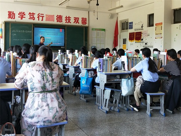 宿迁市职业教育数学研讨会在宿迁经贸高职圆满结束