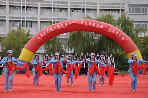 泗阳中专举行“我和我的祖国”大合唱比赛