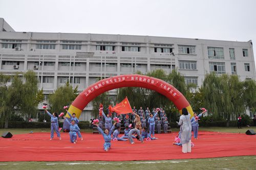 泗阳中专举行“我和我的祖国”大合唱比赛