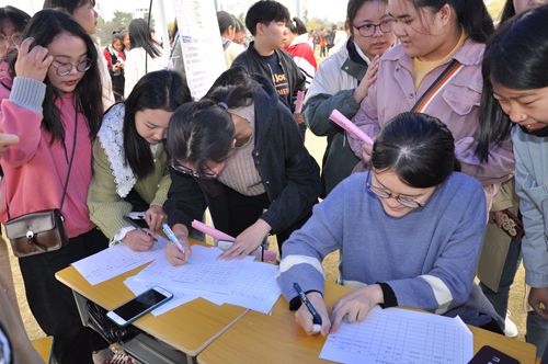 泗阳县2019年校园招聘会在泗阳中专举行