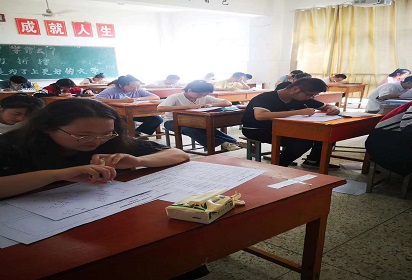 泗阳中专：对口升学部开学第一考