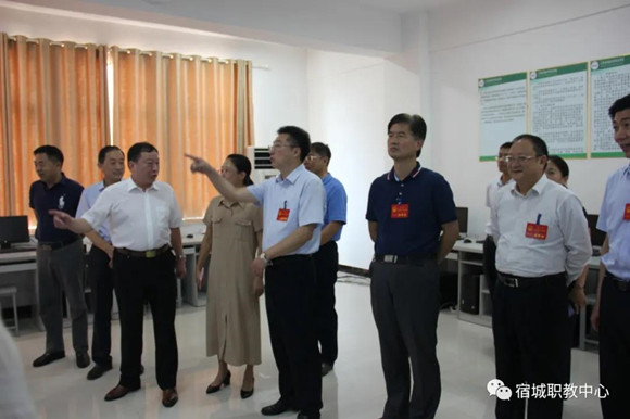 市人大和市政协调研组分别到宿城中专调研