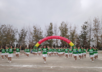 踏歌起舞跃动精彩  激情飞扬律动青春