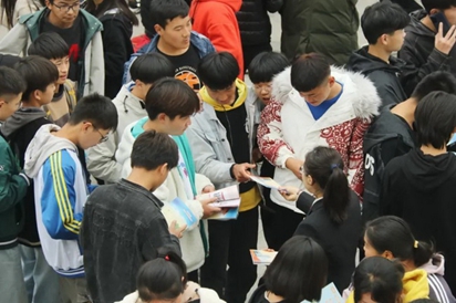 宿豫中等专业学校：《民法典》走进校园