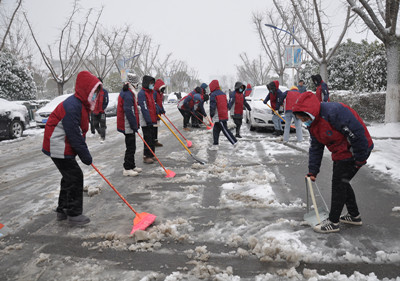 泗阳中专开展清扫积雪志愿服务活动