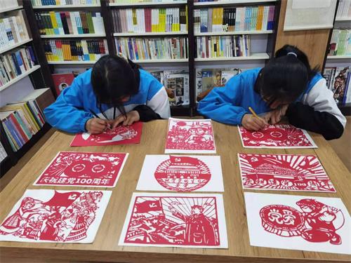 小小刻画寄深情 献礼建党百周年