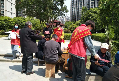 泗洪中专进社区爱心宣传，团员党员共建疫情防线