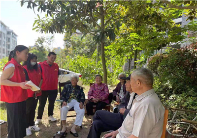 泗阳中专党员志愿者到杨圩社区宣讲党史