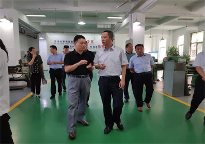 市总工会吴小雨一行到泗阳中专调研指导工作