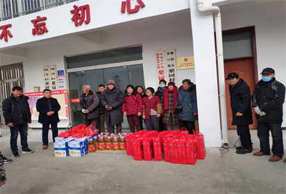 泗阳中专到共建村开展新春慰问
