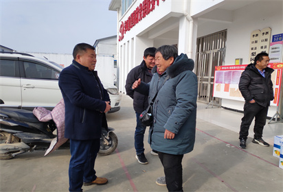 泗阳中专到共建村开展新春慰问