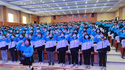 沭阳中专举办”珍爱青春  放飞梦想”主题报告会