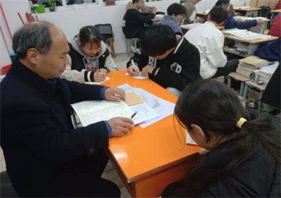 奋力拼搏 圆梦大学