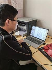 聚力“线上”   共“课”时艰