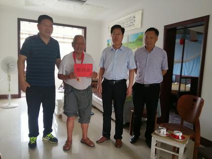 沭阳中专党委开展“七一”走访慰问活动