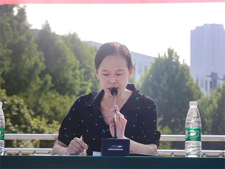 青春与法同行  成长与律相伴