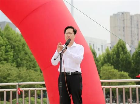 军姿飒爽  青春飞扬