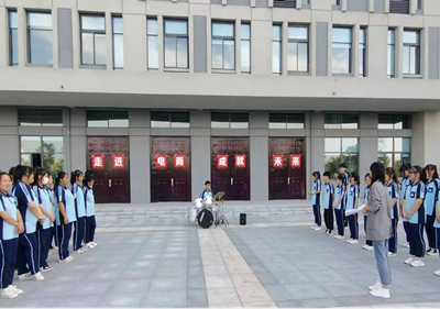 泗阳中专开展“走进电商，成就未来”主题团日活动