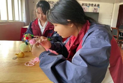 叮咚，请查收服装学子的心意 ——泗阳中专服装工程系开展特色教师节活动