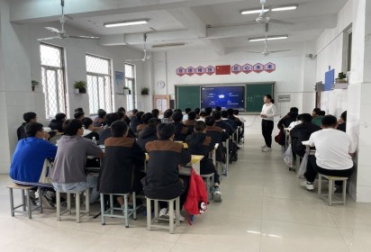 新人亮风采 帮扶促成长 -——泗阳中专机电工程系新教师韩赛公开课