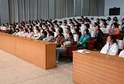 弘扬爱国主义精神  做新时代好学生         ——泗阳中专服装工程系开展爱国主义教育主题讲座