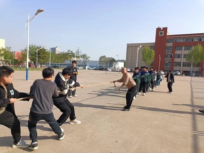 青春当有为 筑梦向未来 --宿迁开放大学汽车工程系举行24届毕业生欢送活动