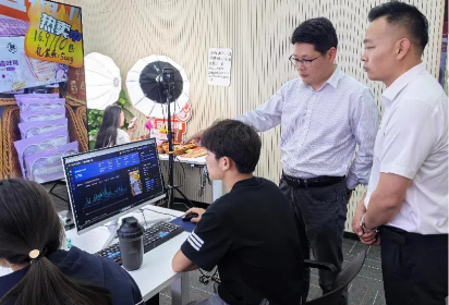 党建引领聚合力 校社联动促发展